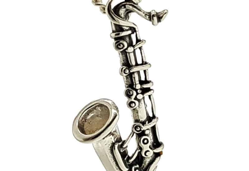 Colgante instrumento musical saxofón en plata