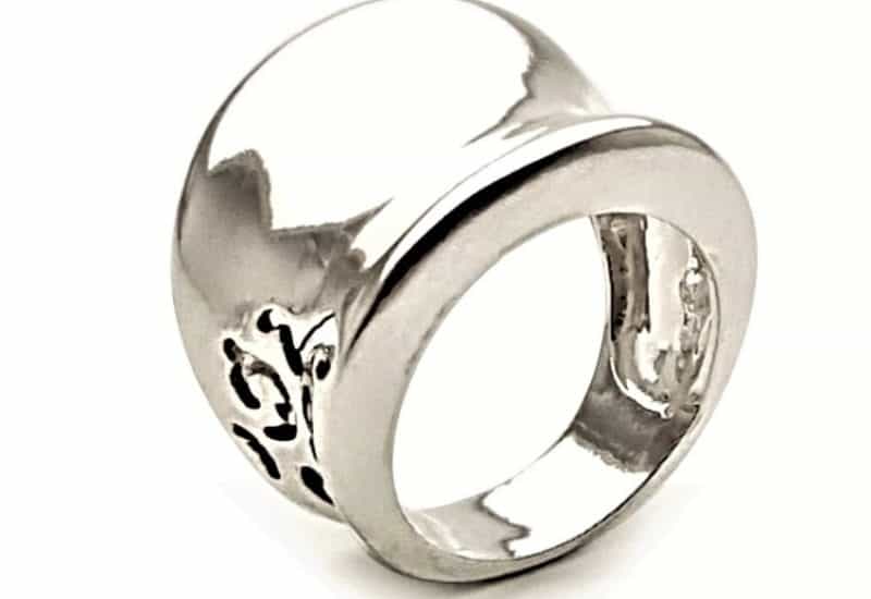 anillo diseño montura plata
