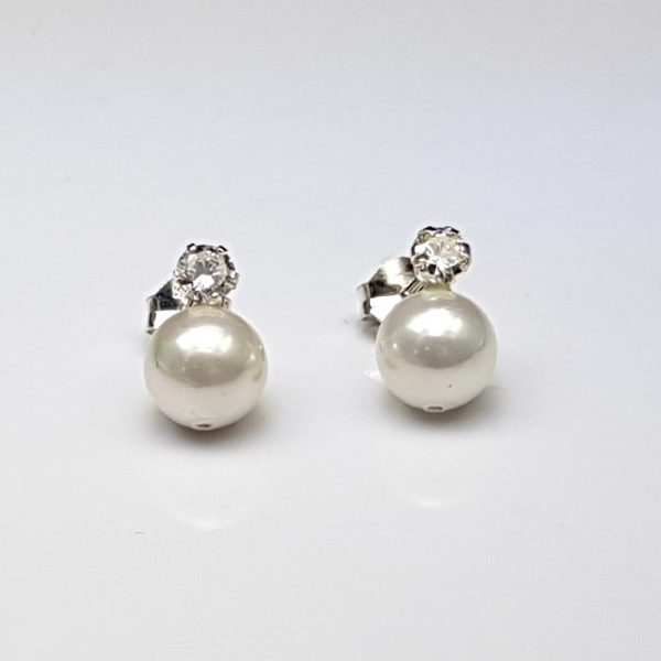 Pendientes de plata con perlas sintéticas y circonita.