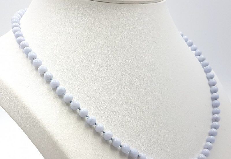 Collar de Calcedonia Azul y cierre de plata – bolas pequeñas 5 mm