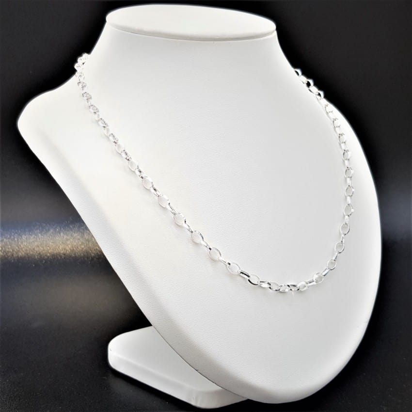 Cadena de plata modelo rolo forma oval