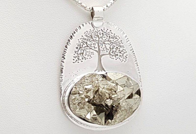 Colgante de Pirita fabricado en plata de ley – árbol de la vida