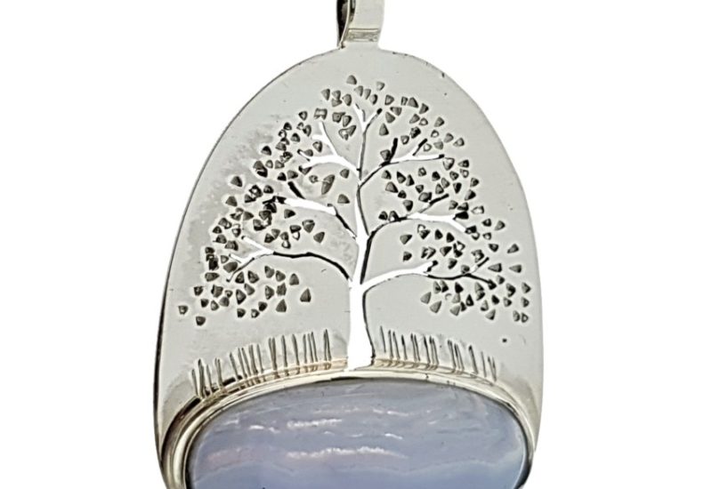 Colgante Calcedonia Azul y plata con el árbol de la vida