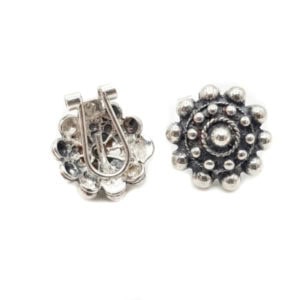 Pendientes botón charro de 13,3 mm. con cierre omega. Pendientes botón charro de 13,3 mm. con cierre omega.