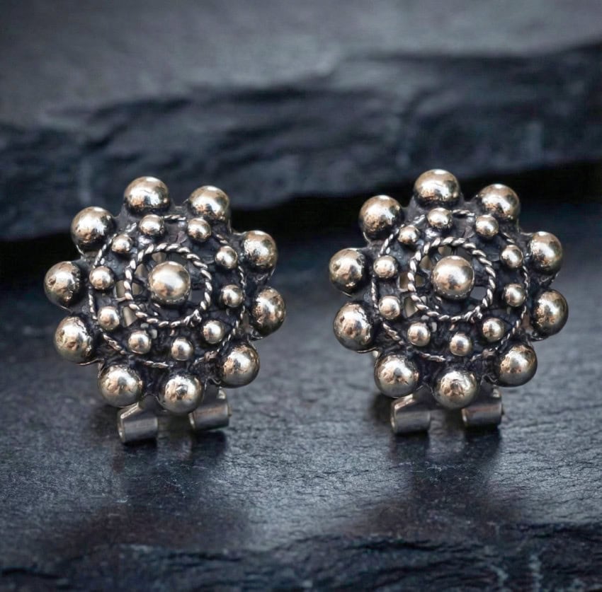 Pendientes Botón Charro de cierre omega de 13,3 mm (3) Pendientes Botón Charro de cierre omega de 13,3 mm (3)