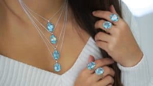 Nuevas joyas de topacio azul