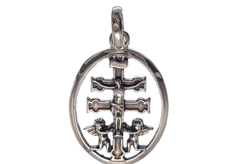 Colgante plata Cruz de Caravaca dentro de cerco oval