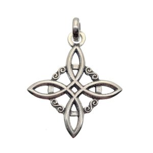 Amuleto colgante nudo de brujas en plata