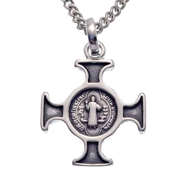 Coglante cruz de San Benito en plata 925 (7)