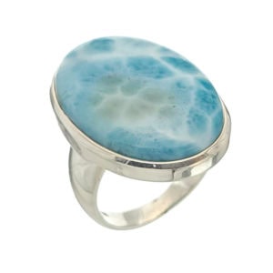 Anillo con piedra larimar realizado en plata de talla 21