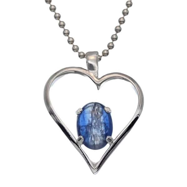 Colgante de plata 33×27 mm. corazón de distena (1)