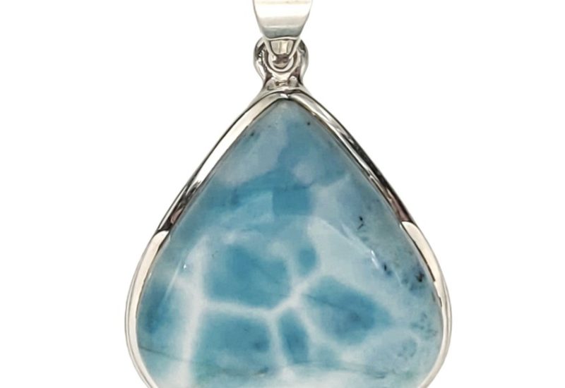 Colgante 41×27 mm. lágrima de larimar montado en plata 925