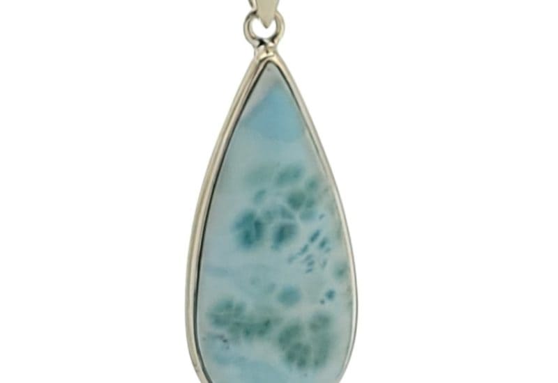 Colgante de plata 925 con lágrima de larimar de 34×15 mm.