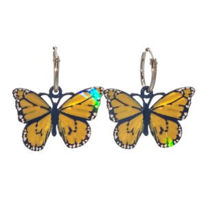 Pendientes mariposa dorada en aro de plata de 15 mm. Pendientes mariposa dorada en aro de plata de 15 mm.