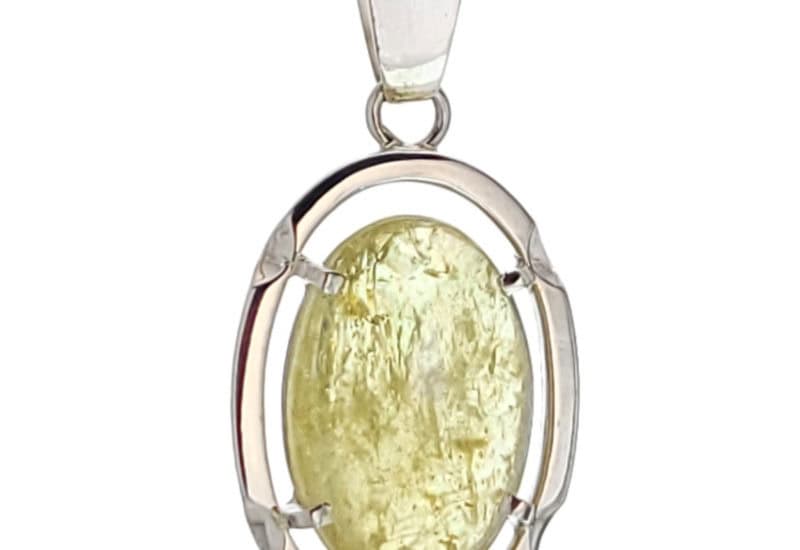 Colgante de plata con heliodoro de 25×17 mm.