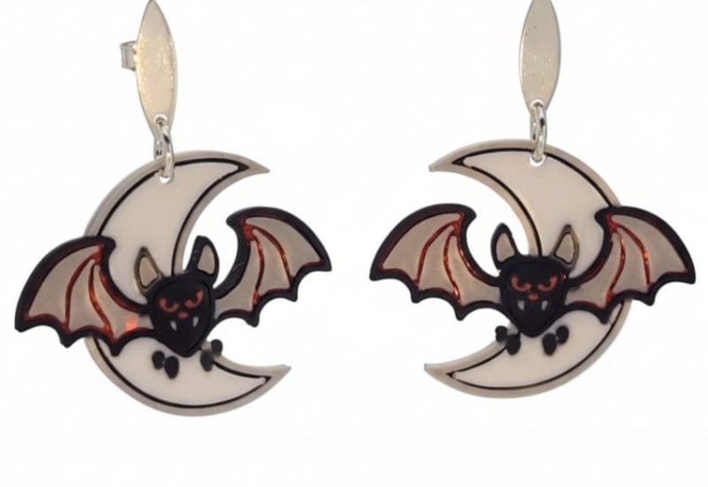 Pendientes Halloween murciélago volando bajo la luz de la luna