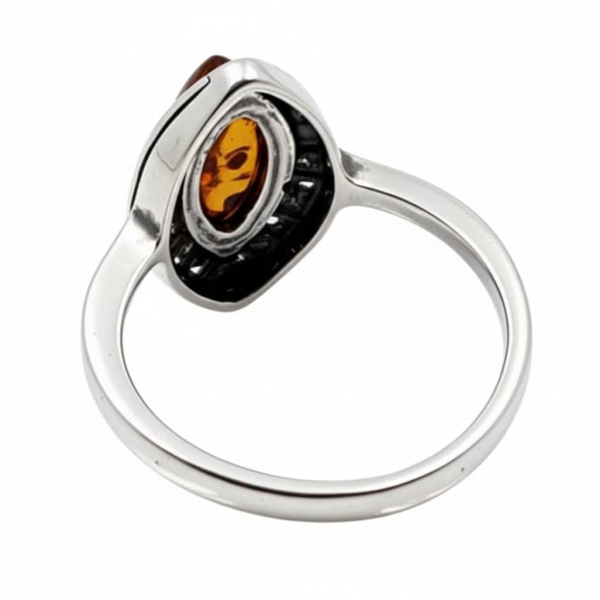 Anillo marquise de plata y ámbar con grabado greca3 Anillo marquise de plata y ámbar con grabado greca3