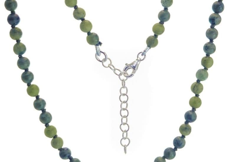 Collar nudos de 45 cms. de jade con cierre de plata