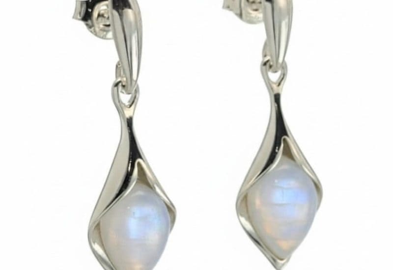 Pendientes lirios de piedra luna