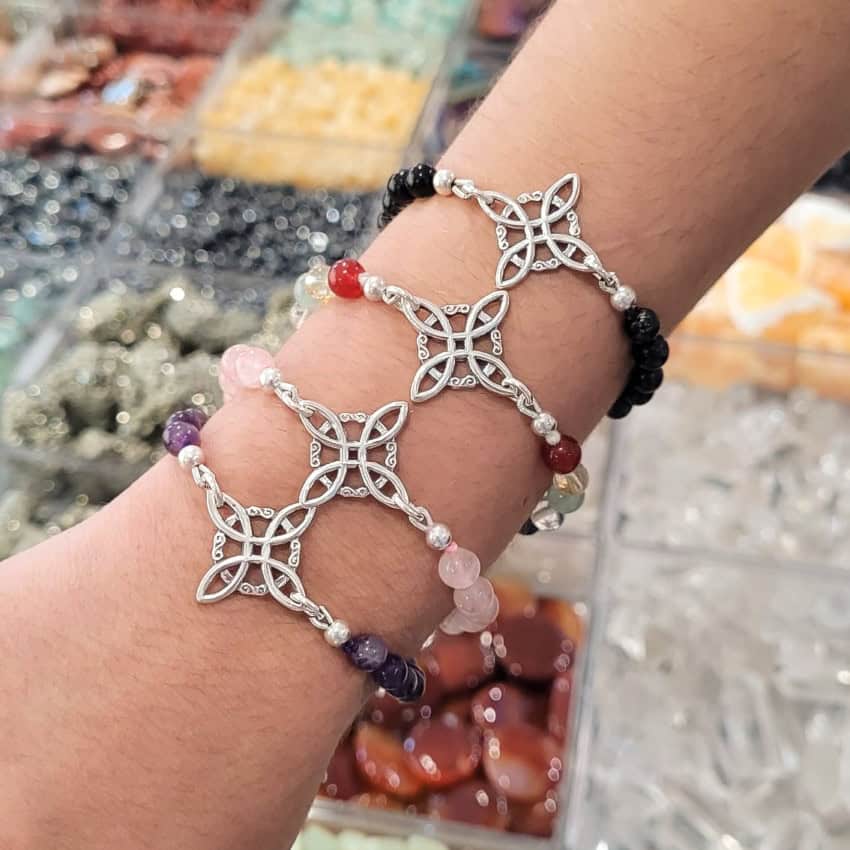 pulsera de piedras con el nudo de bruja de plata pulsera de piedras con el nudo de bruja de plata