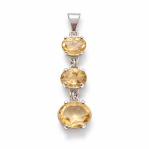 Colgante tres citrinos de corte oval realizado en plata 925