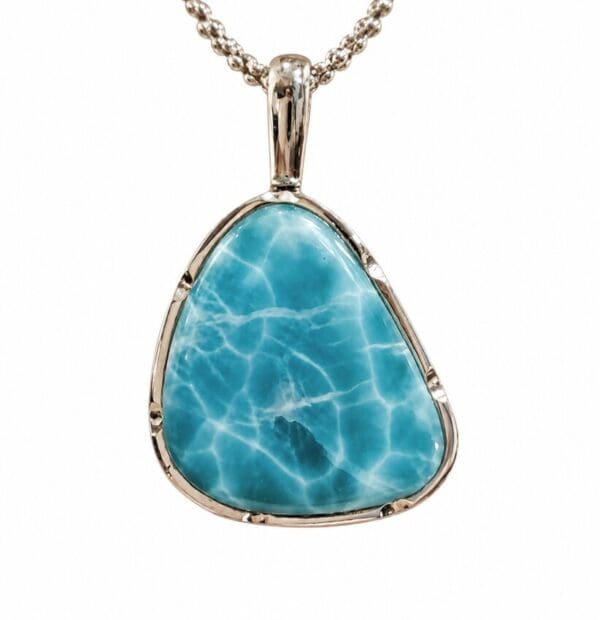 Colgante de 45 x 30 mm de larimar montado en plata 925